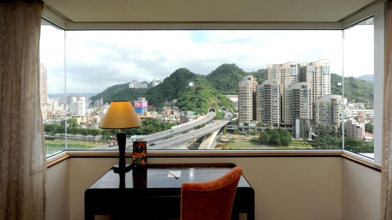 Beautiful Hotel Taipei Xindian Exterior photo