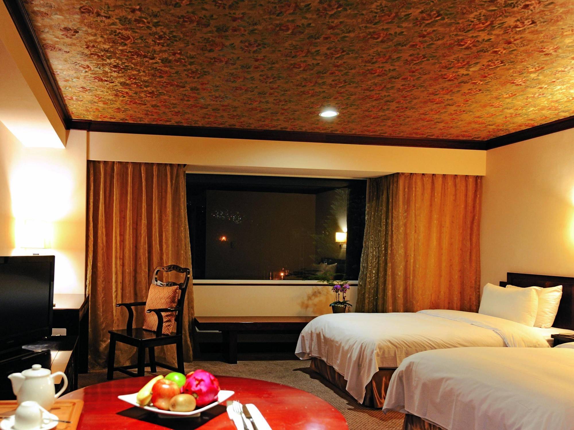 Beautiful Hotel Taipei Xindian Exterior photo