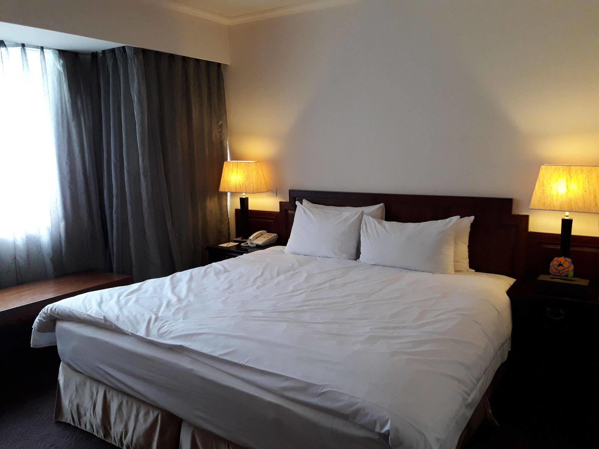 Beautiful Hotel Taipei Xindian Exterior photo