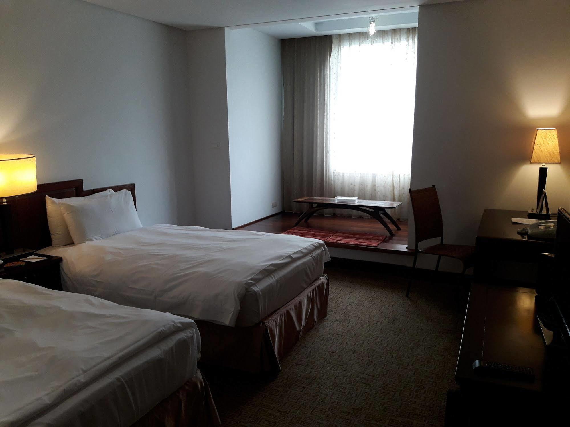 Beautiful Hotel Taipei Xindian Exterior photo