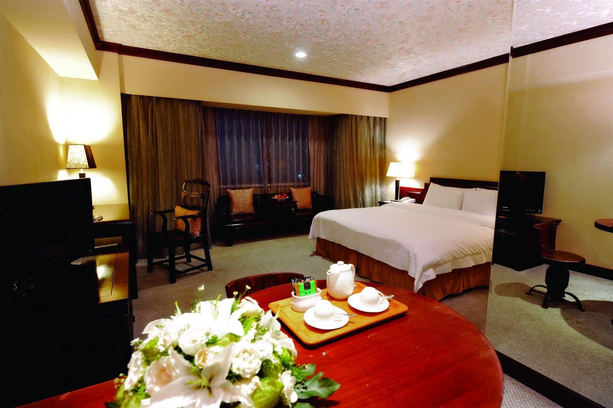Beautiful Hotel Taipei Xindian Exterior photo